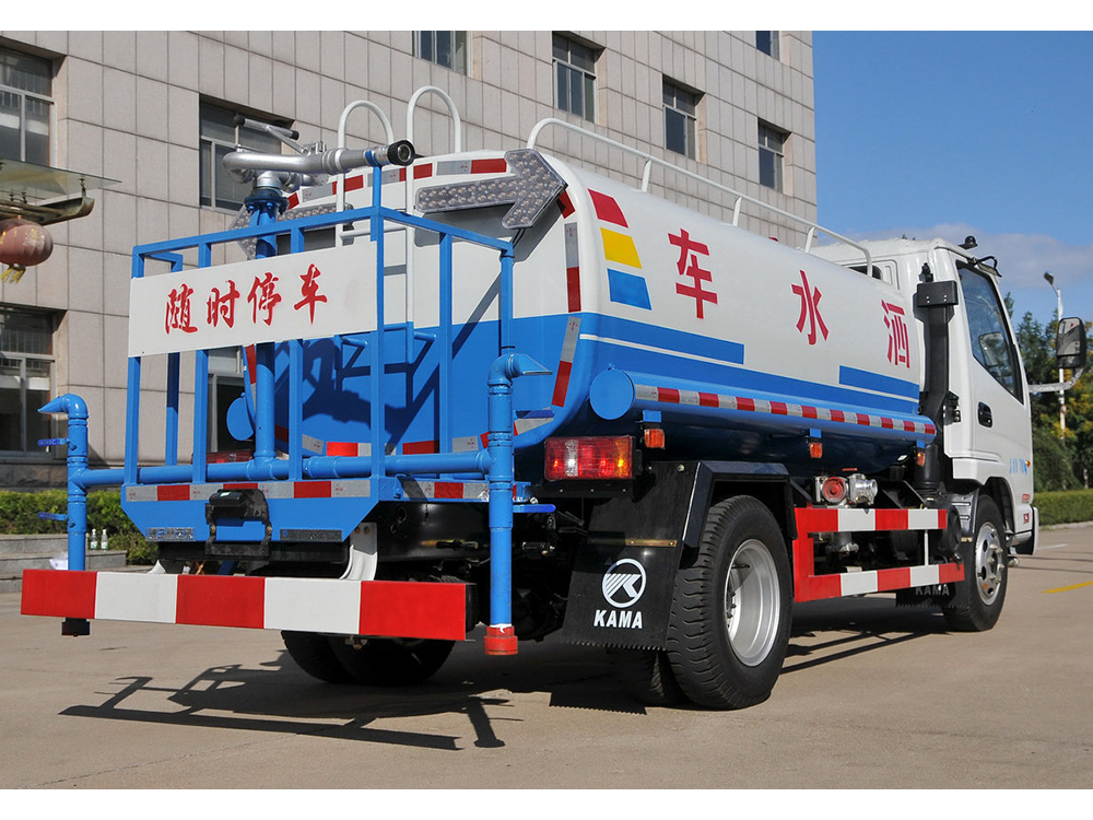 凯马1820洒水车