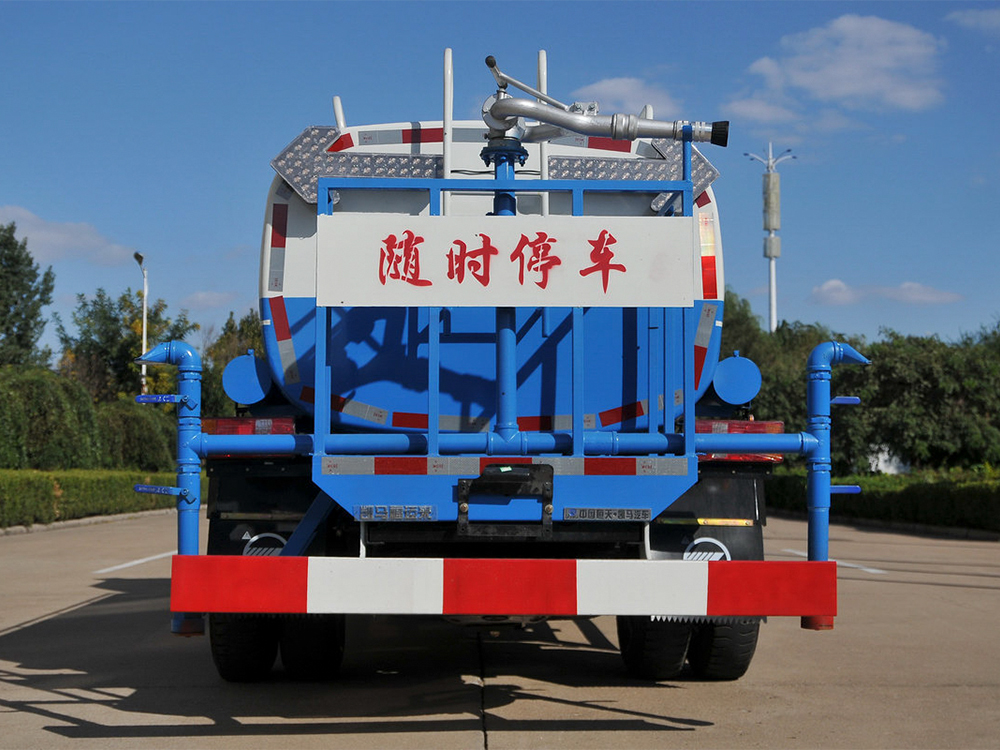 凯马1820洒水车