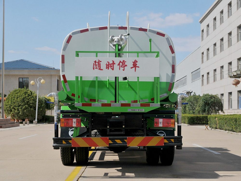凯马1900洒水车
