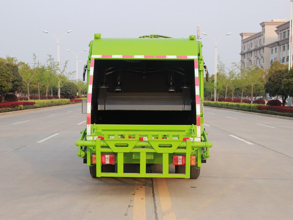 凯马1680压缩式垃圾车