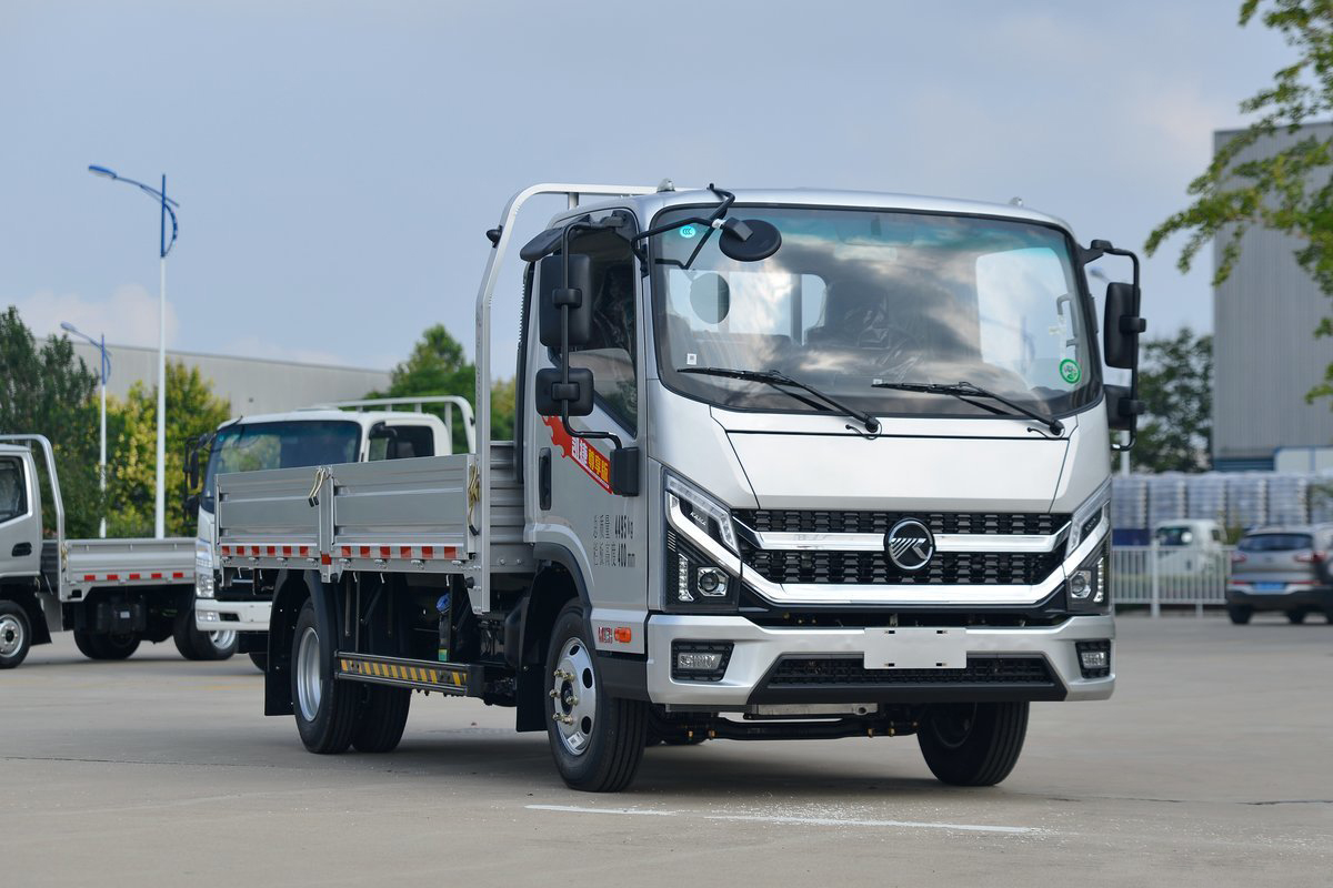 KAMA 1900 Cargo Truck